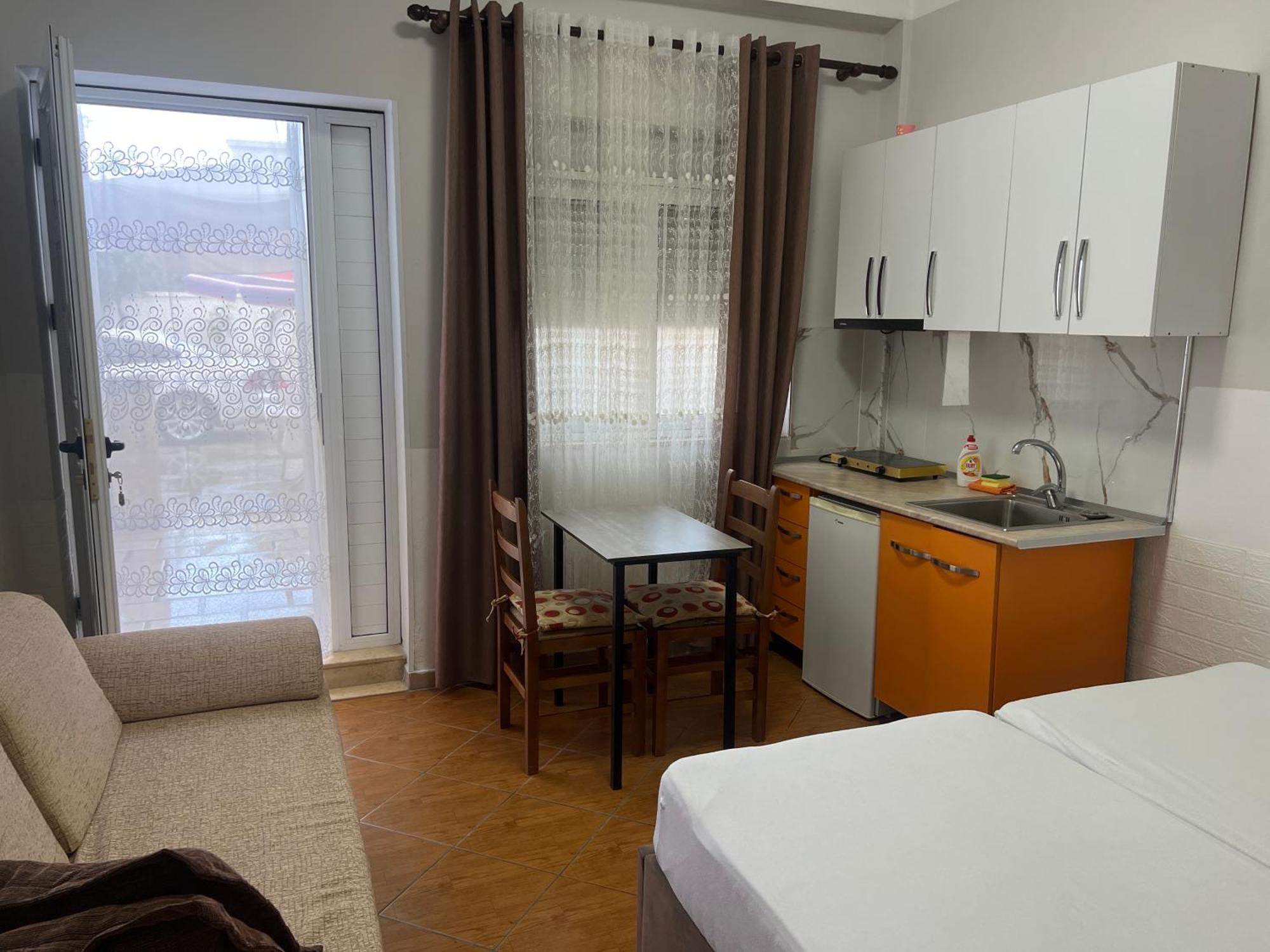 Villaroel 2 -apartments Near The